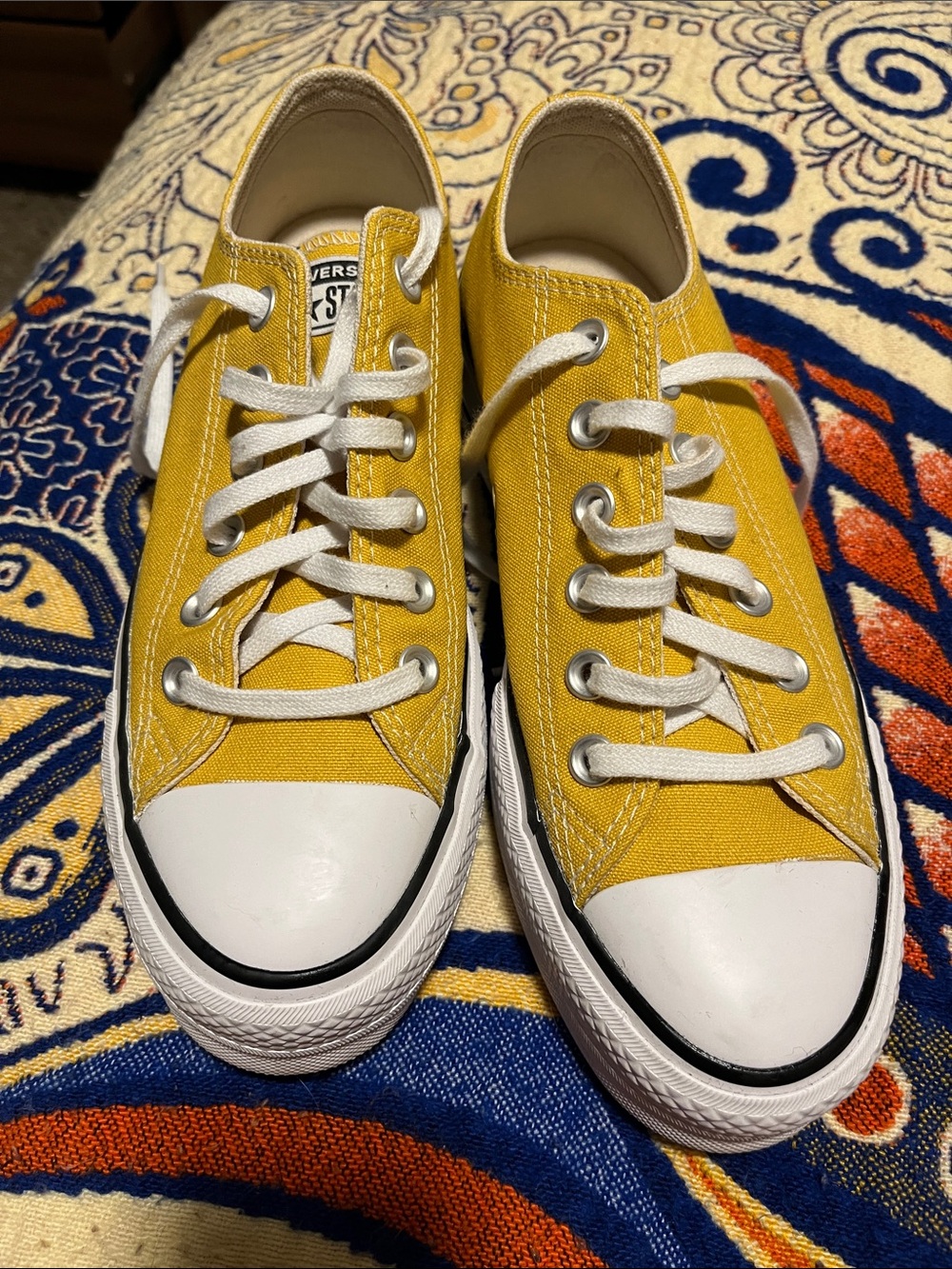 Converse Low Top platform Sneakers in Yellow Canvas